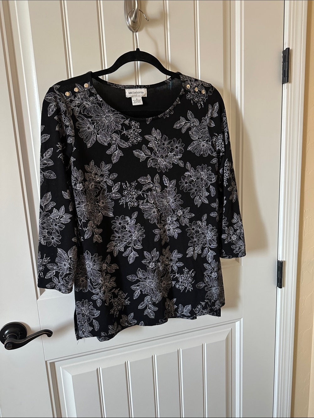 Liz claiborne top